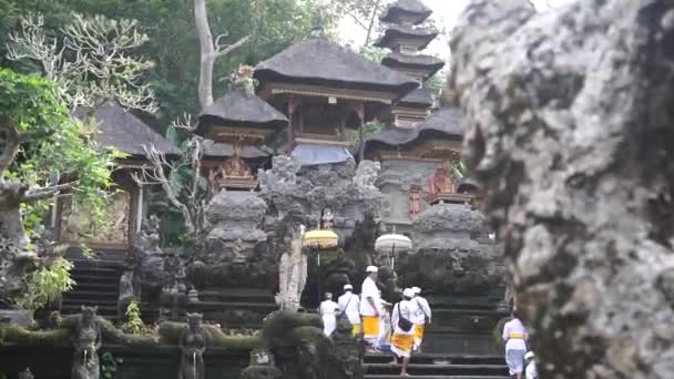 印度尼西亚巴厘 2023年5月28日 巴厘岛乌布德的Gunung Lebah印度教圣殿 印度教徒举行宗教仪式 — 图库视频影像