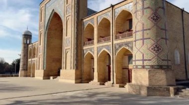 Taşkent, Özbekistan - 26 Ocak 2025: Medrese Kukeldash İslam kompleksi. Orta Asya 'daki tarihi bina. Özbek simgeleri kavramı.