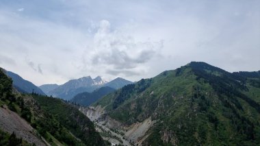 Dağların güzel manzarası