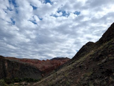 Dağların güzel manzarası