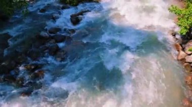 Dağlardaki inanılmaz nehir