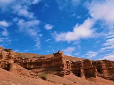 Çölün güzel dağları 