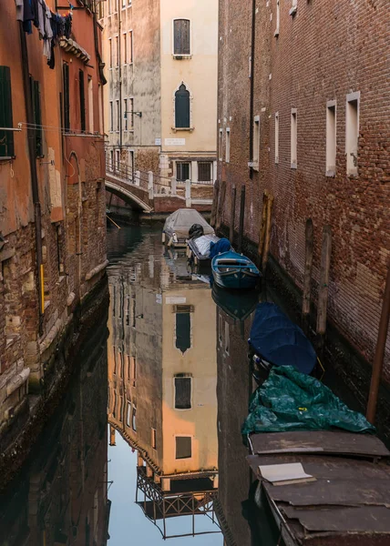 Widok Uroczy Kanał Typową Architekturę Wenecji Włochy — Zdjęcie stockowe