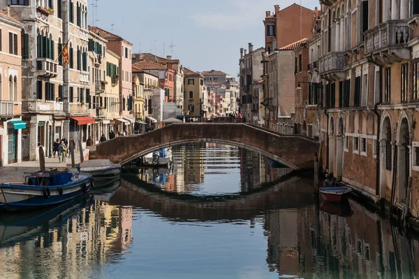 Gyönyörű Bájos Kilátás Nyílik Csatornára Velencében Olaszországban Kora Tavasszal Mutatja — Stock Fotó