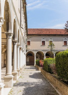 İtalya, Venedik 'teki San Michele mezarlığının mimari detayları  