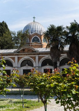 İtalya, Venedik 'teki San Michele mezarlığının mimari detayları  