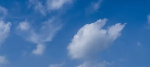 Cielo Azul Del Mediodía Con Fondo Naturaleza Nube Blanca —  Fotos de Stock