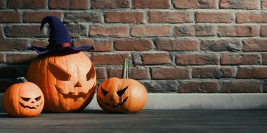 Cadılar bayramı kavramları balkabaklarıyla arka plandadır. 3d oluşturma