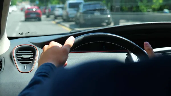 Close Shot Male Hands Steering Wheel Car Driving Vehicle Looking — Stockfoto