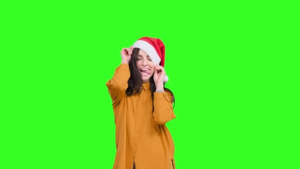Jolie Jeune Femme Souriante Portant Chapeau Père Noël Profitant Célébration — Video