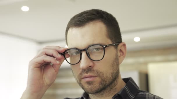 Young Bearded Man Taking His Glasses Looking Camera Surprise Staying — Vídeo de stock