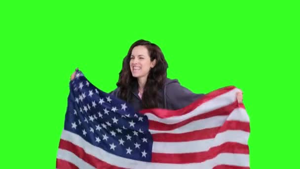 Positiv Smuk Dame Holder Flag Usa Hænderne Mens Skriger Grøn – Stock-video