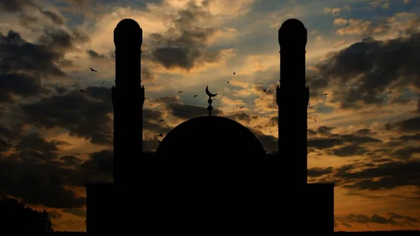 Tramonto Moschea Silhouette Birds Volare Intorno Alla Moschea — Foto Stock
