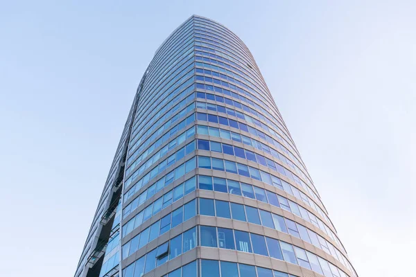 Wolkenkratzer Und Klarer Himmel Bauidee Hochhaus Architektonisches Strukturkonzept Business Wolkenkratzer — Stockfoto