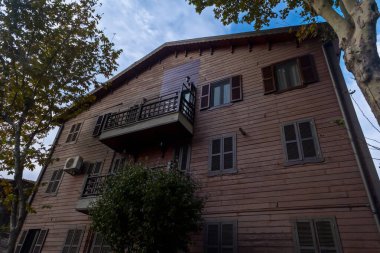 Büyük Ada 'da yer alan Sahak-Mesrob malikanesi, Prensler Adaları tarihi köşkü, Sahak-Mesrob Okulu, Ermeniler Okulu: Büyükşehir, İstanbul, Türkiye