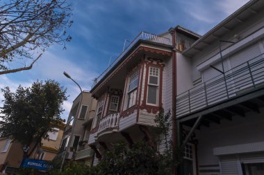 Sofya Evi, Haralambos 'un yaptığı, Sofya Evi Kosku' nun Türkçe tarihi köşkü Büyükada olarak bilinen Büyük Ada 'da yer alan geniş açılı ayrıntılı bilgi verdi: Büyükşehir, İstanbul, Türkiye - 10.10.22