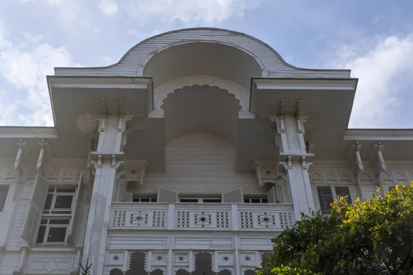 位于土耳其伊斯坦布尔Buyukada的Agopyan Kosku王子岛历史豪宅Buyukada的Agopyan Mansion的前视图 由Leon Gurekian制作 Buyukada — 图库照片
