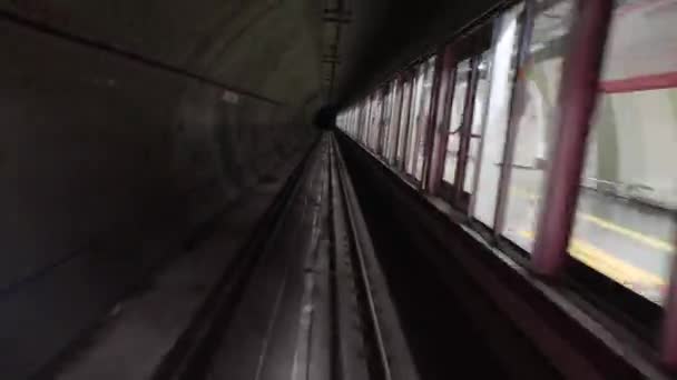 Tunnelbana 60Fps Video Resa Med Kollektivtrafik Tidsförskjutning Tunnelbanan Går Tunnel — Stockvideo