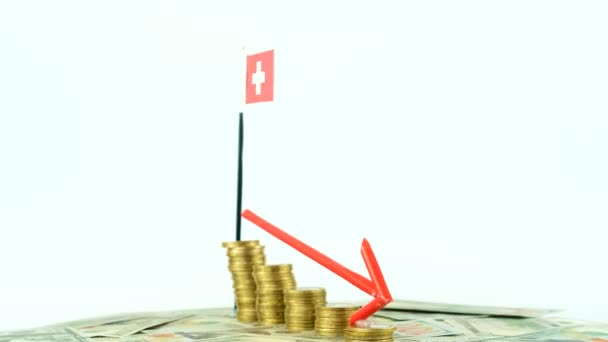 Flaga Szwajcarii Monetami Gramofonie Wideo Koncepcyjne Inflacji Czerwona Strzałka Dół — Wideo stockowe