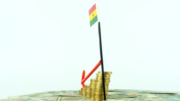Flaga Ghany Monetami Gramofonie Wideo Koncepcją Inflacji Czerwona Strzałka Dół — Wideo stockowe