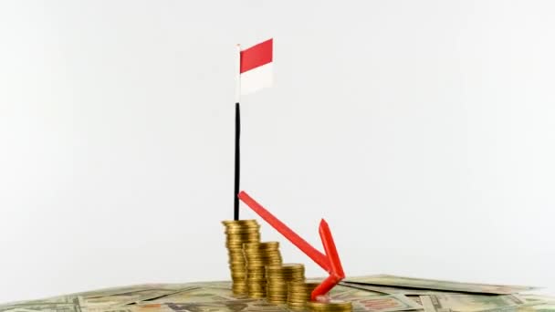 印度尼西亚国旗上刻有可换货币 通货膨胀概念视频 红色箭头 经济和金融理念 印度尼西亚贬值 国家统计 Fps 经济危机和降级 — 图库视频影像