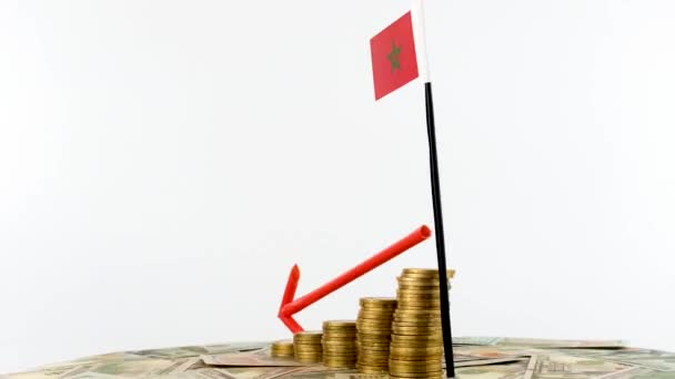 Marocko Flagga Med Mynt Skivspelare Inflation Koncept Video Röd Nedåtpil — Stockvideo
