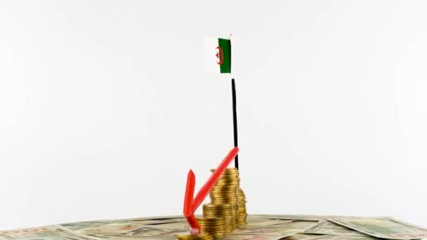 阿尔及利亚国旗上刻有流通货币 通货膨胀概念视频 红色箭头 经济和金融理念 阿尔及利亚贬值 国家统计 Fps 经济危机和降级 — 图库视频影像