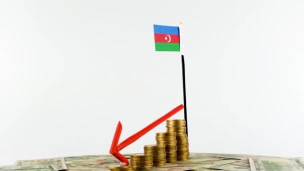 阿塞拜疆国旗上刻有可换货币 通货膨胀概念视频 红色箭头 经济和金融理念 阿塞拜疆贬值 国家统计 Fps 经济危机和降级 — 图库视频影像