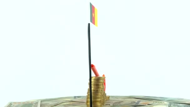 Σημαία Καμερούν Κέρματα Πικάπ Βίντεο Έννοια Του Πληθωρισμού Κόκκινο Βέλος — Αρχείο Βίντεο