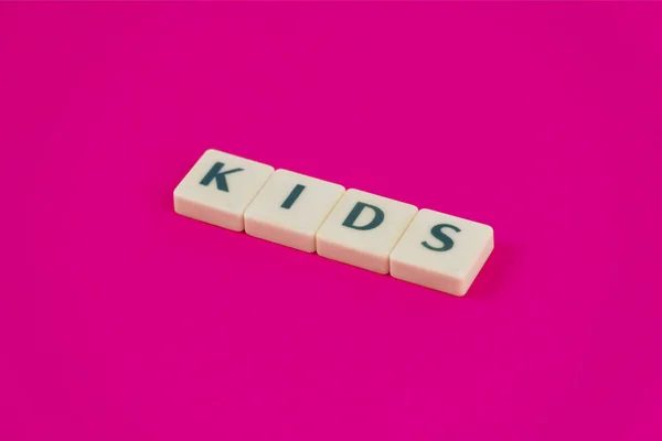 Szabadidős Tevékenység Gyerekeknek Koncepció Gyerekek Szöveg Fehér Blokkok Szójáték Ötlet — Stock Fotó