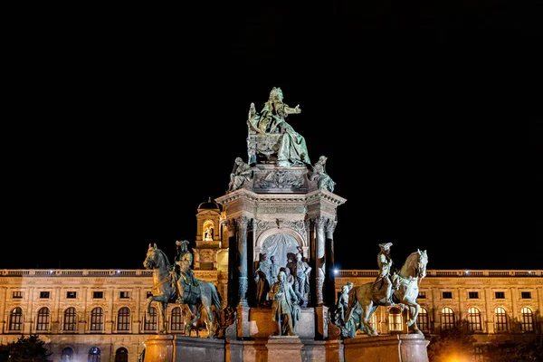 Maria Theresa Square in Vienna at night