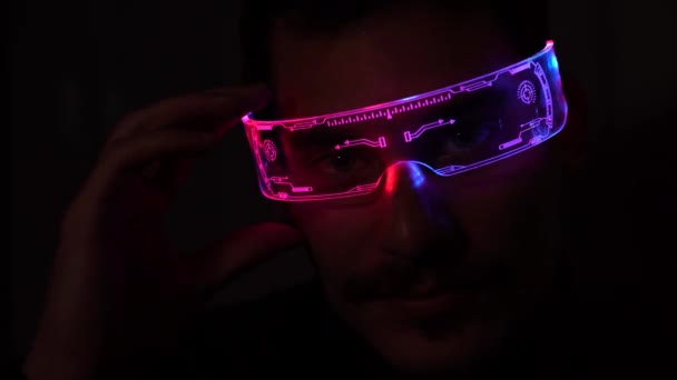 Young Man Using Virtual Reality Glasses Portrait Man Wearing Backlit — Stok video