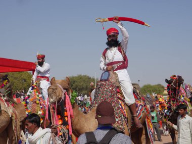 Bikaner Rajasthan, Hindistan: 14 Ocak 2018 En İyi Hintli Deve Festivali 'nde Deve Madalyası.