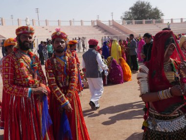Bikaner Rajasthan, Hindistan: 14 Ocak 2018 Büyük, uzun sakallı adam Bikaner Festivali, Rajasthan, Hindistan.