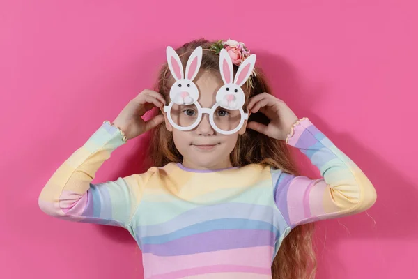 Menina Bonito Usando Óculos Orelhas Coelho Dia Páscoa Retrato Menina — Fotografia de Stock