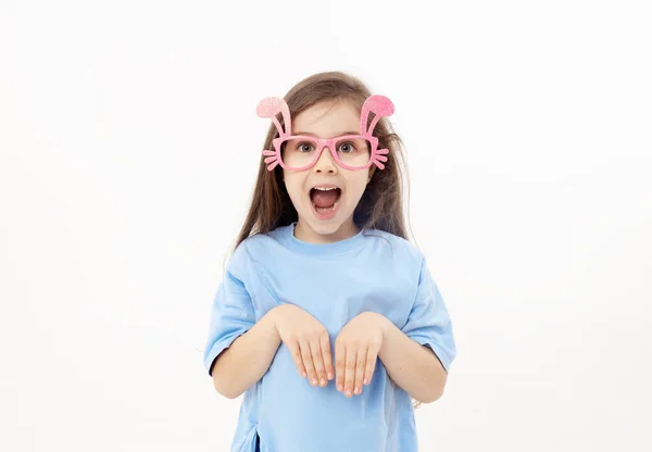 Roztomilá Holčička Brýlemi Králičí Uši Velikonočním Dni Velikonoční Dívka Portrét — Stock fotografie