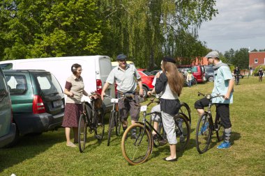 Çek Cumhuriyeti 'nin Vsen köyünde Hasek Velocipiada, eski bisikletlerin yıllık toplantısı. Her yıl burada eski bisikletlerin buluşması düzenlenir. Tören, gezinti, içeceklerle eğlence. Bölgenin dört bir yanından katılımcılar.