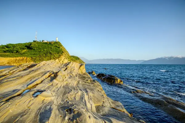 Arnavutluk 'un Vlore kenti yakınlarındaki terk edilmiş Zvernec yarımadasından güzel ve etkileyici manzaralar