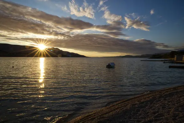 Hırvatistan 'da Jadran Denizi üzerinde güzel bir gün batımı