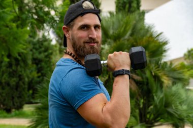 Dambılı insan portresi