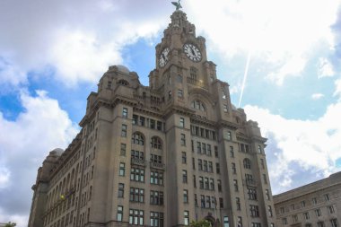 Liverpool rıhtımının güzel Üç Güzelliği Kraliyet Karaciğer Binası, Liverpool Limanı Binası ve Cunard Binası.