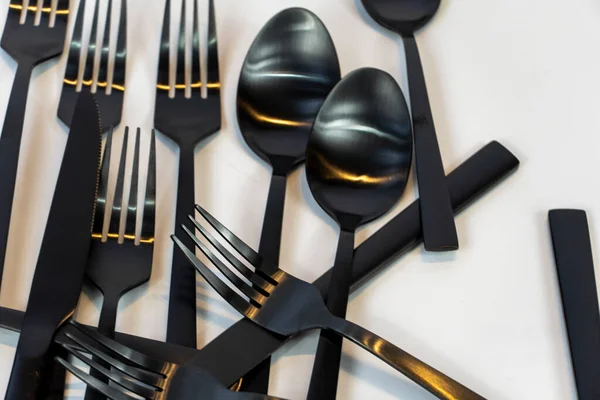 用黑金属做的厨房勺子和小刀 墨西哥拉汀 — 图库照片