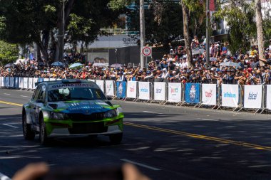 GUADALAJARA, MEXICO - 25 Ekim 2022: Showrun Benito Guerra Jr, Guadalajara ve Minerva trafik çemberindeki ana caddelerin kapatılması