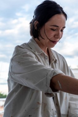 Boş tuval üzerine resim, fırçalı ve yağlı boyalı İspanyol kadın, Meksika Latin Amerika