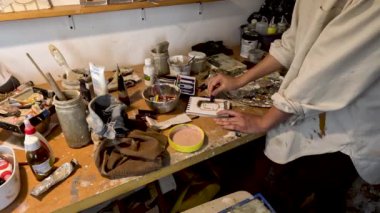 Stüdyo ya da çalışma alanı İspanyol bir kadın ressam, yağlı boya tablo, Meksika Latin Amerika