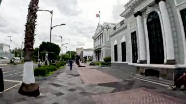 Guadalajara Meksika 'daki sanat müzesi. Yürüyen eğlence yolu Guadalajara Jalisco Latin Amerika' dan alınmış.