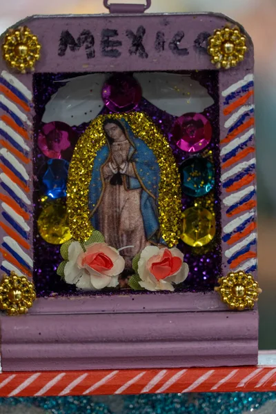 Figura Stagno Alluminio Della Vergine Maria Figura Religiosa Messicano Souvenir — Foto Stock