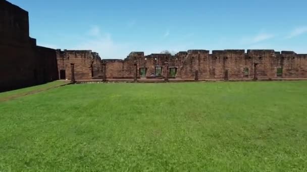 Vuelo Bajo Las Ruinas Jesuitas Tavarangue — Vídeos de Stock