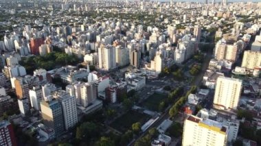 Villa urquiza 'nın inşaat ve binaları ve Rio de la Plata manzarası
