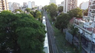 İHA 'dan Pueyrredon istasyonundan kalkan tren.